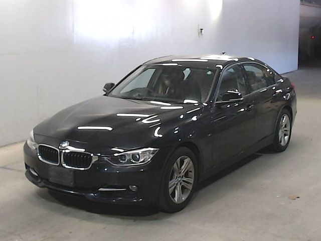 4248 BMW 3 SERIES 3B20 2013 г. (KCAA Fukuoka)